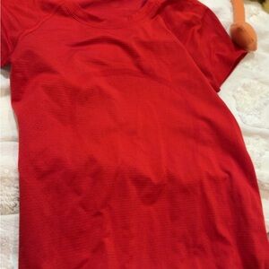 lululemon athletica Red Short Sleeve Tee